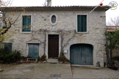 Cliquer pour voir l'image en taille réelle